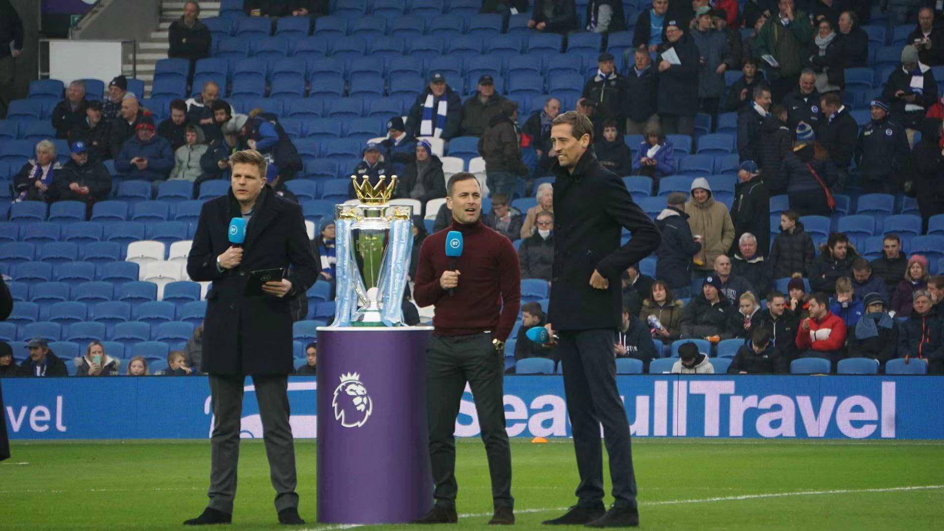 A赛场上立 A赛场上立